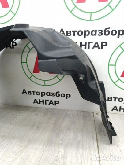 Подкрылок передний левый Ford Mondeo 3 седан 2.0L