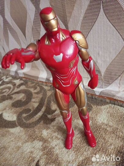 Iron Man (Железный человек) статуэтка (игрушка)