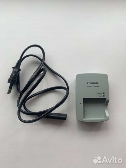 Компактный фотоаппарат canon