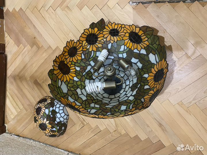 Люстра и плафон в стиле тиффани