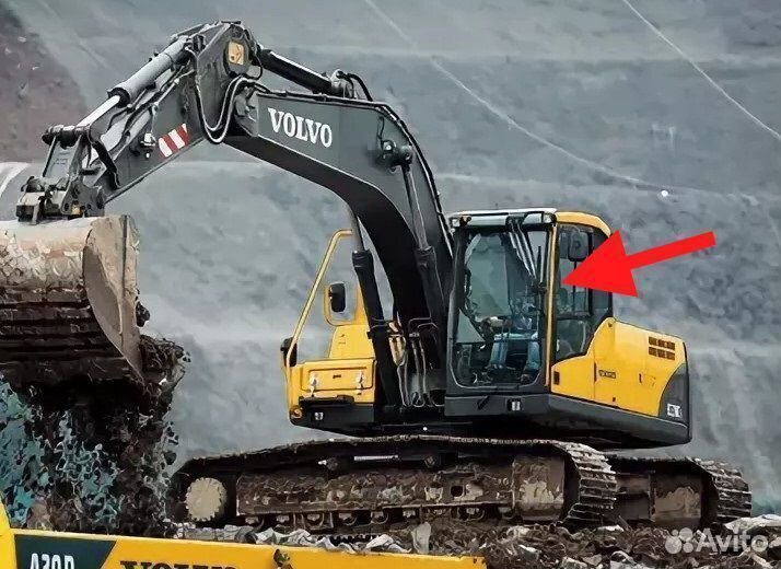 Стекло двери верхнее на экскаватор Volvo EC 210