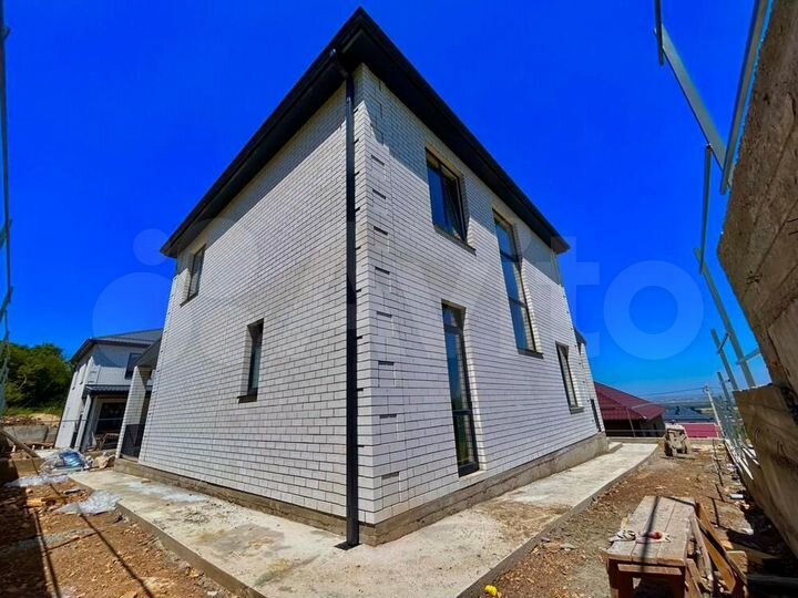 Дом 160 м² на участке 4 сот.