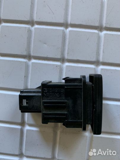 Кнопка омывателя фар Toyota Camry XV50