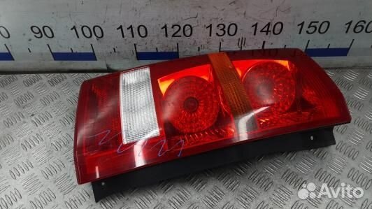 Фонарь задний левый land rover discovery 3 (2NN23M