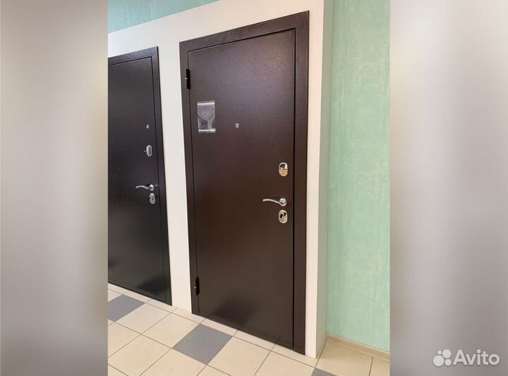 Входная дверь в квартиру металлическая