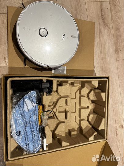 Haier Tab Smart Vacuum Cleaner MOP (HTH01H)