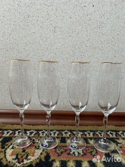 4 бокала для шампанского