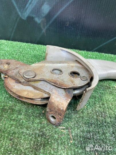 Ручник Mazda Protege седан 1.6 ZM 2001