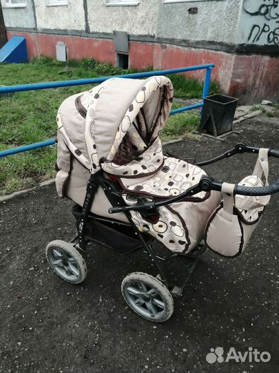 Прогулочная коляска 2 в 1