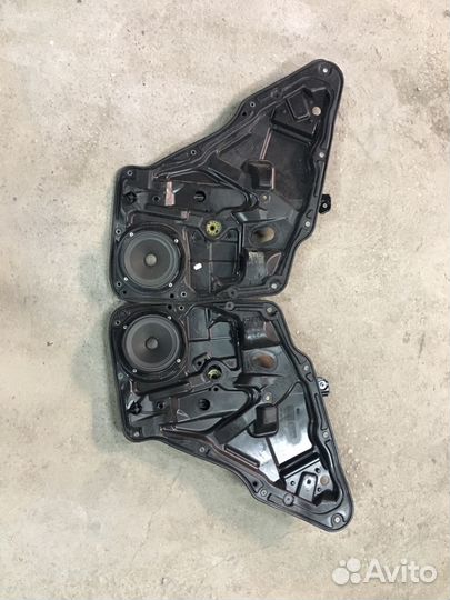 VW Tiguan Стеклоподъемники задних дверей