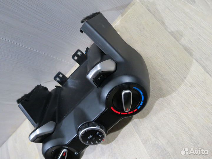 Блок управления отопителем Kia Rio 4