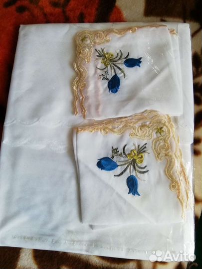 Салфетки и скатерть комплект