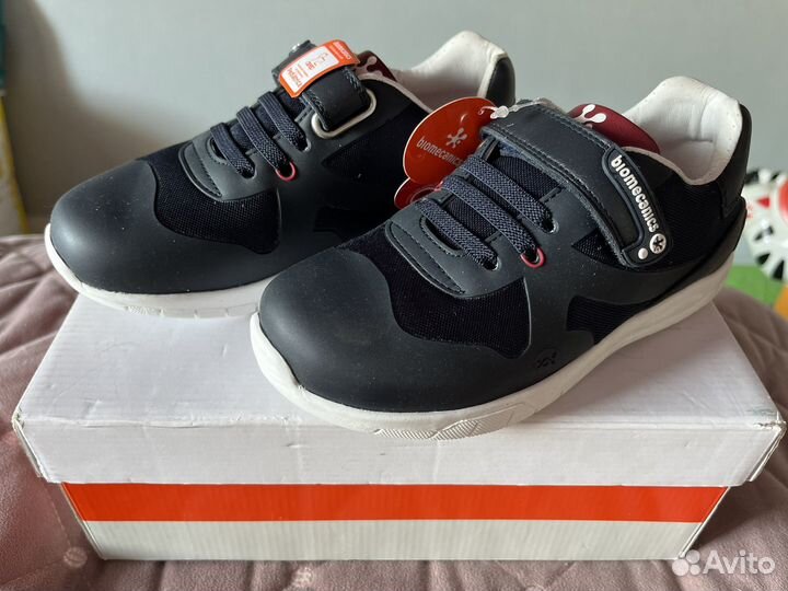 Кроссовки biomecanics 31, 33