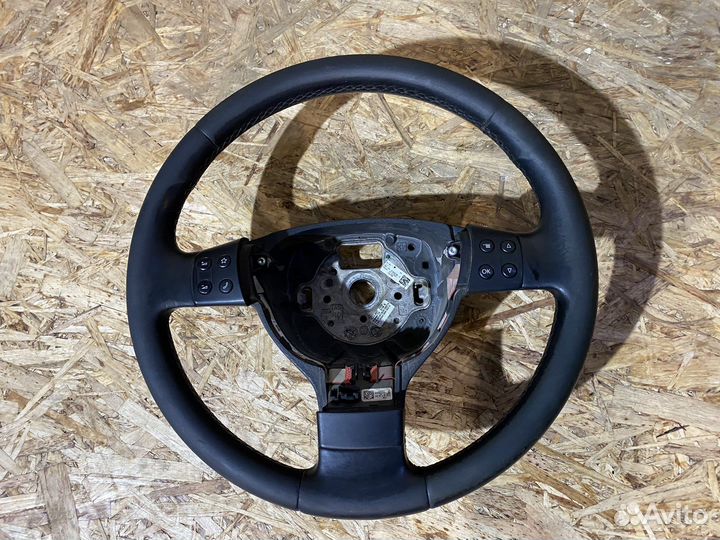 Рулевое колесо VW Passat B6 05-10