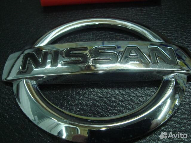 Ниссан ноут Эмблема крышки багажника Note E11