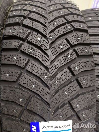 Michelin X-Ice North 4 215/55 R17