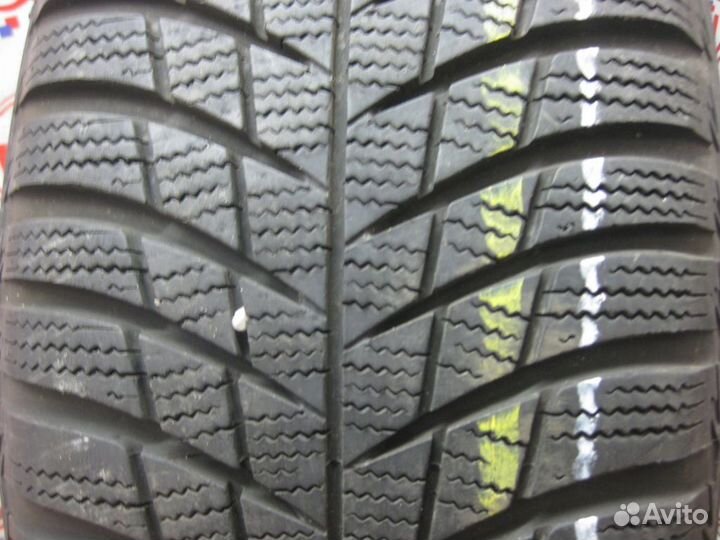 Bridgestone Blizzak LM-001 205/55 R16