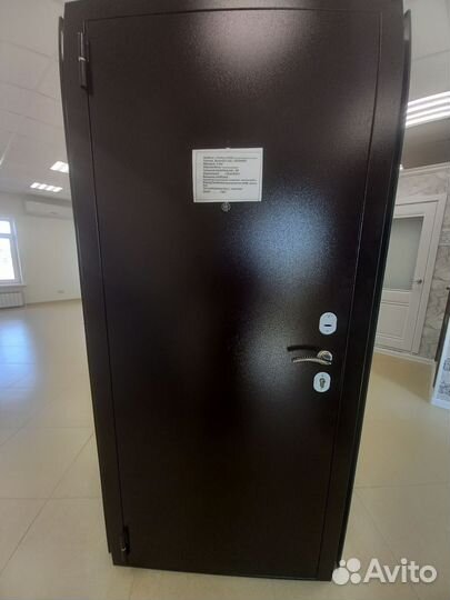 Дверь входная металлическая