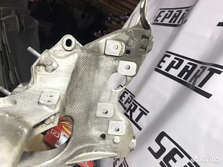 Подрамник Audi A4 B8