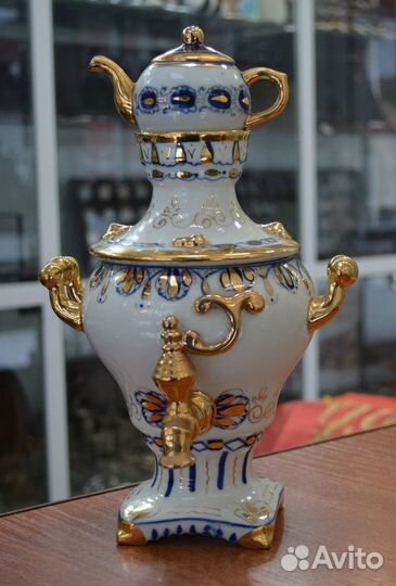 Фарфоровый сувенирный самовар. гжель (5)