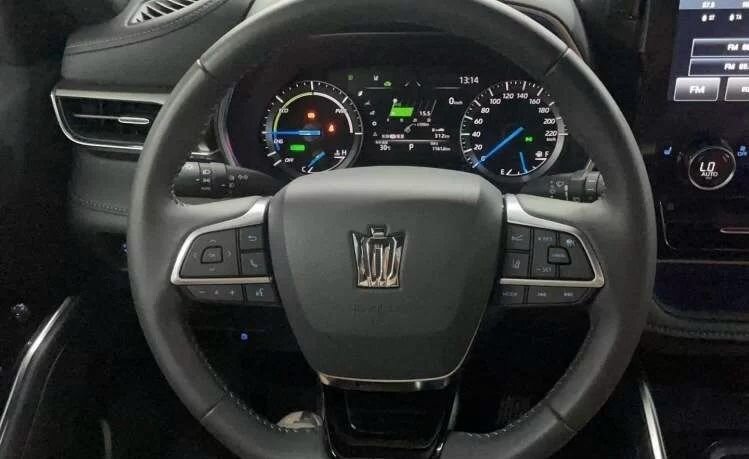 Toyota Crown Kluger: фото из отзыва