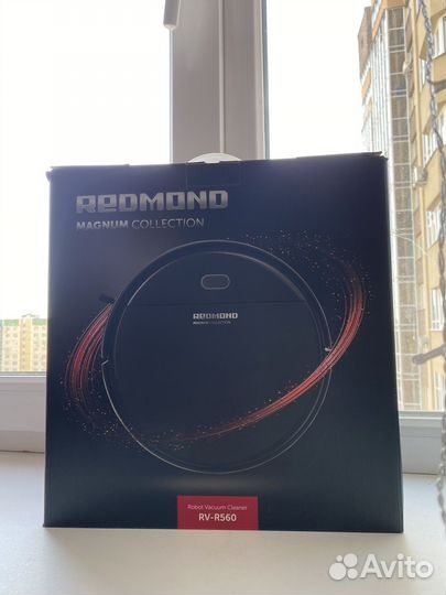 Робот-пылесос Redmond RV-R560