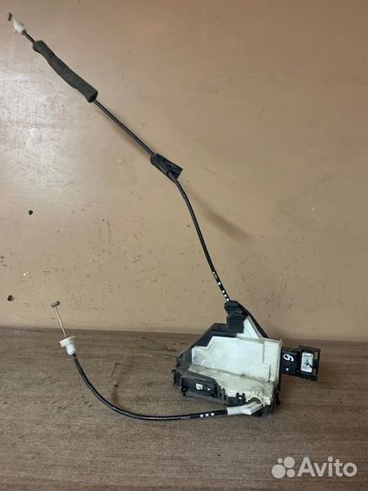 Замок двери задней правой peugeot 308