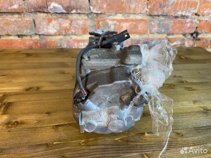 Компрессор кондиционера передний Bmw 5 F11 N52B30