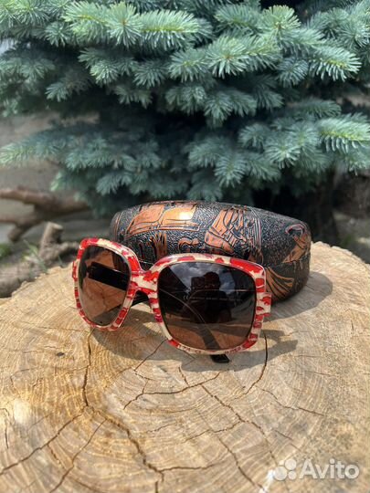 Солнечные очки женские