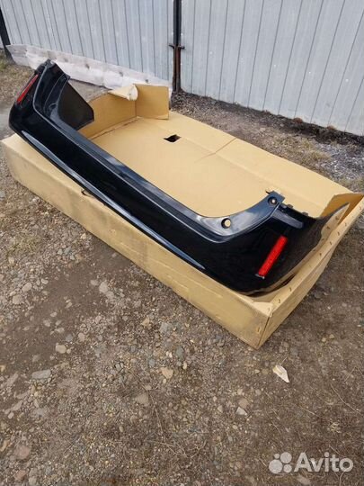 Продам бампер задний тойота вокси