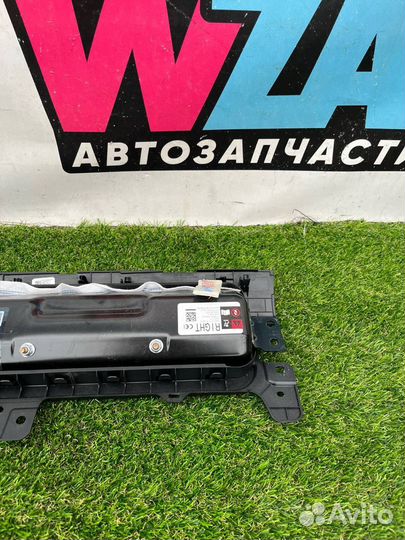 Подушка безопасности коленная пассажира Tesla