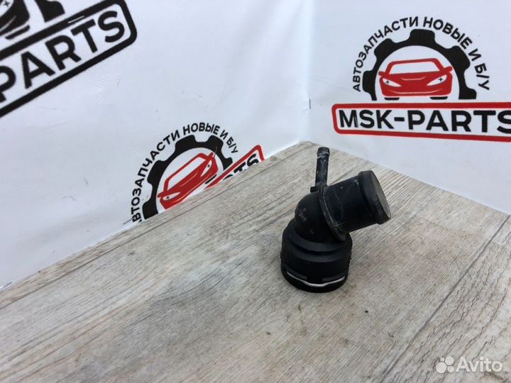 Патрубок системы охлаждения Volkswagen Golf 5 1.6