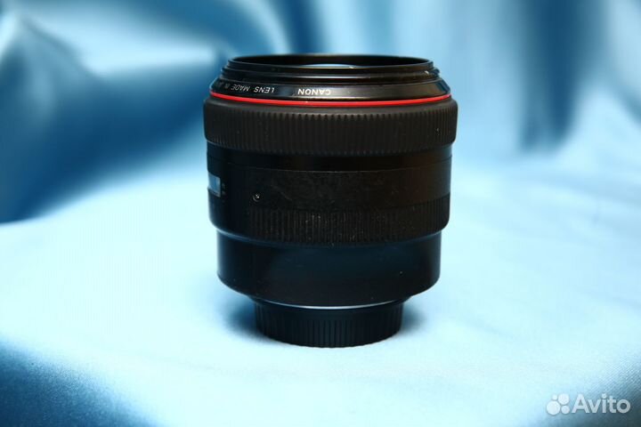 Canon EF 85mm f/1.2L USM