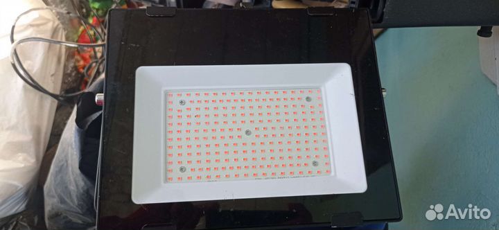 Фитопрожектор для растений