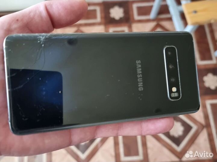Телефон Samsung galaxy s10