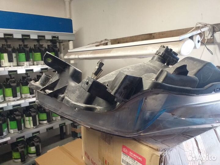 Фара левая Toyota Land Cruiser Prado 150