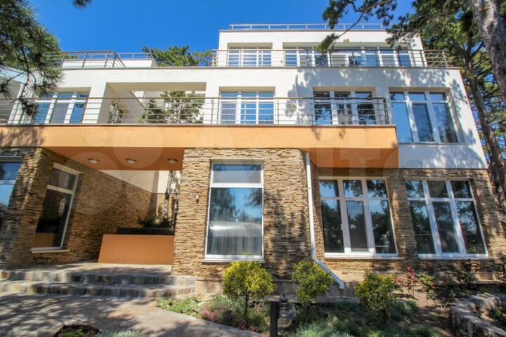 Дом 288,5 м² на участке 14,7 сот.