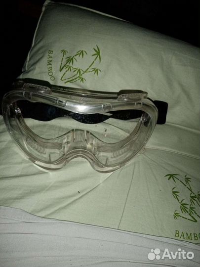 Защитные очки