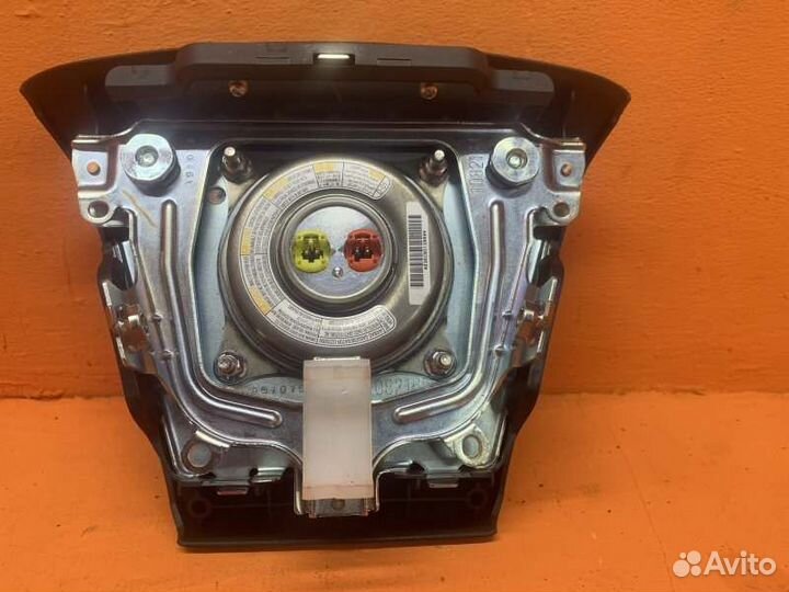 Подушка безопасности в руль Infiniti Qx56 Z62 5.6