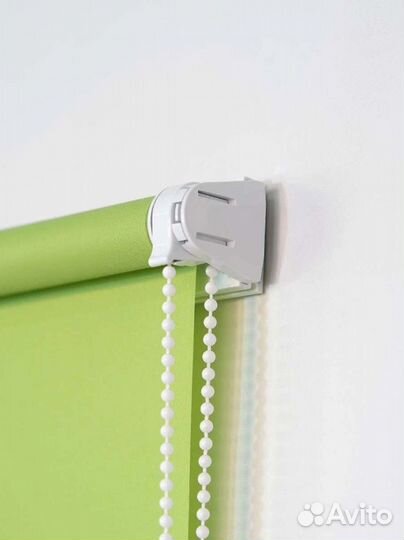 Рулонная штора на профиле mrolls О32 зеленый 83 х