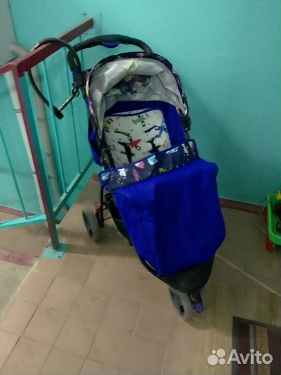 Прогулочная коляска