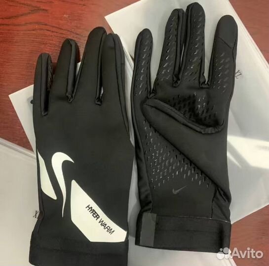 Перчатки Nike hyperwarm
