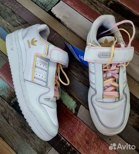 Новые кроссовки adidas 37