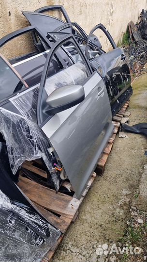 Дверь skoda rapid