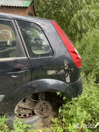 Заднее левое крыло форд фиеста