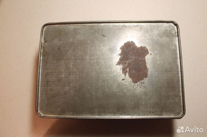 Жестяная конфетная коробка Н.А.Сыромятников