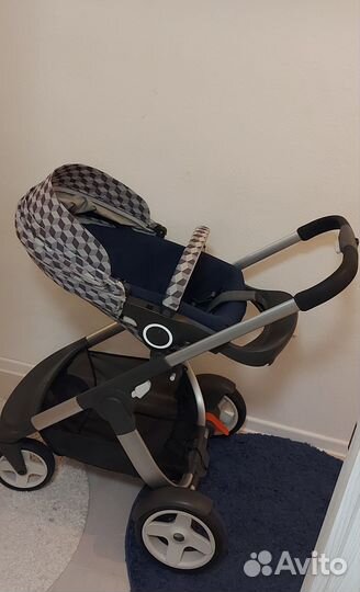 Прогулочная коляска stokke