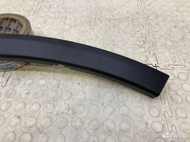 Накладка бампера передняя правая Toyota Rav4 XA40