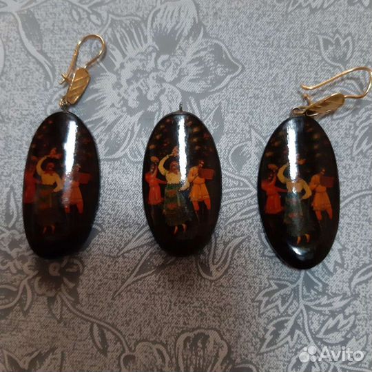Серьги и кулон