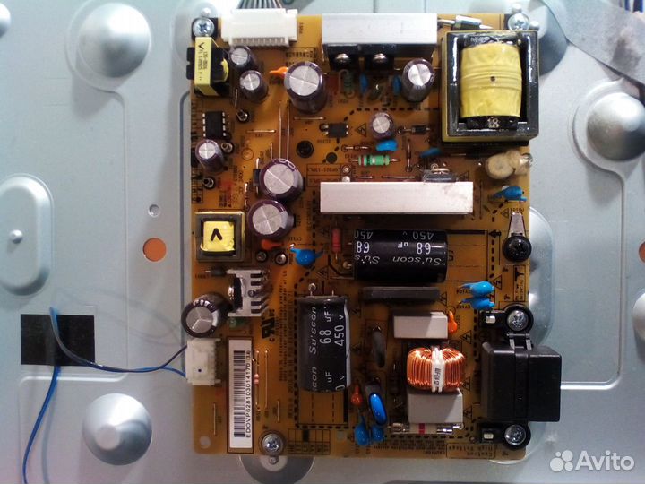 ЖК LG 32LN536U на разбор